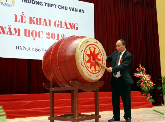 Phó Thủ tướng Nguyễn Xuân Phúc dự Lễ khai giảng năm học mới tại Hà Nội